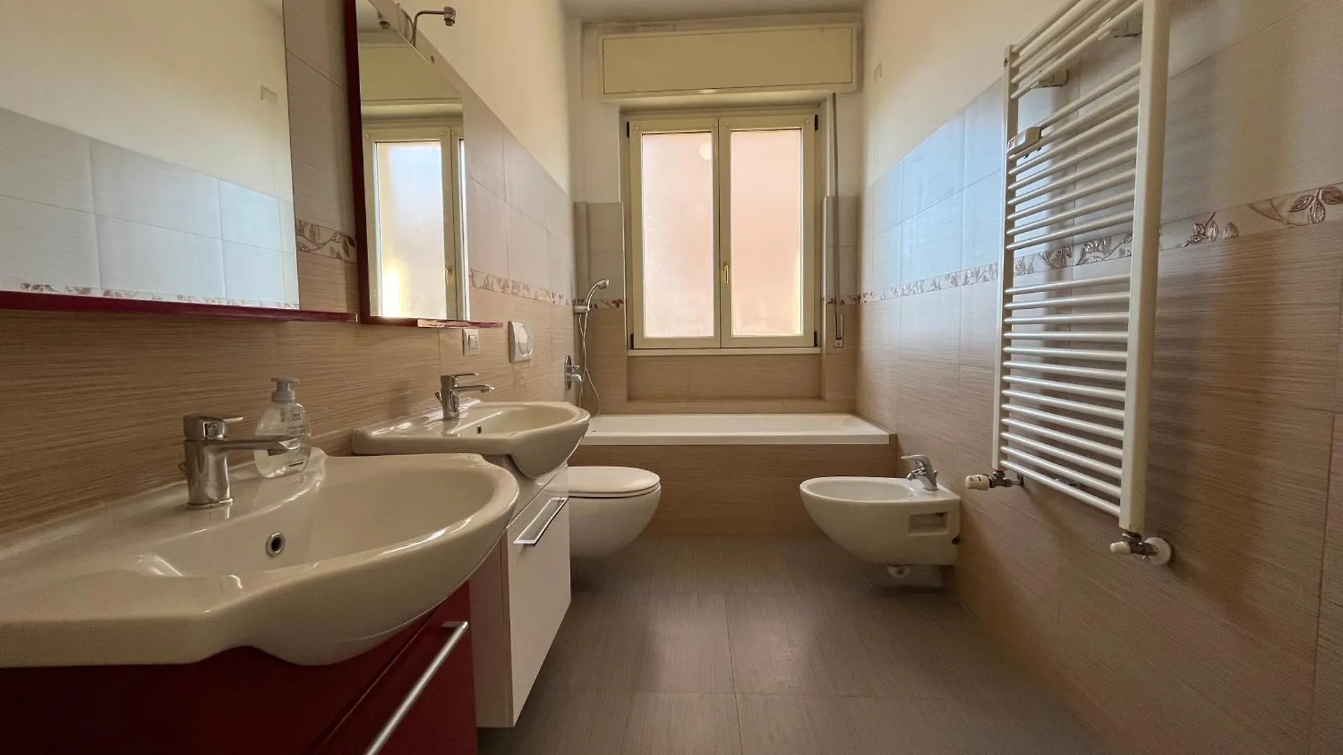 Modernita E Comfort, 150Mq Penthouse 3 Bedr Bergamo Apartment