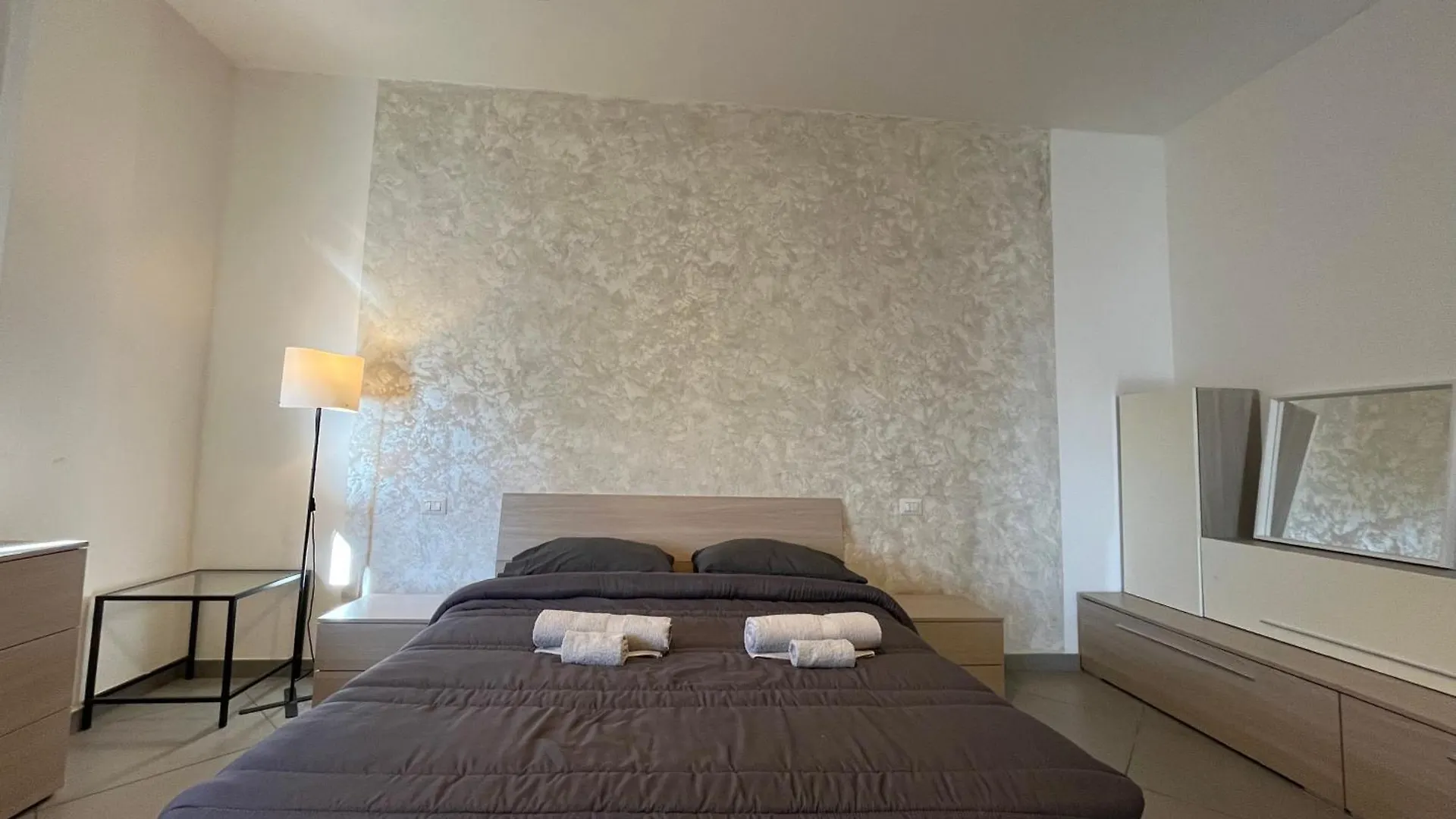 Modernita E Comfort, 150Mq Penthouse 3 Bedr Bergamo Italy